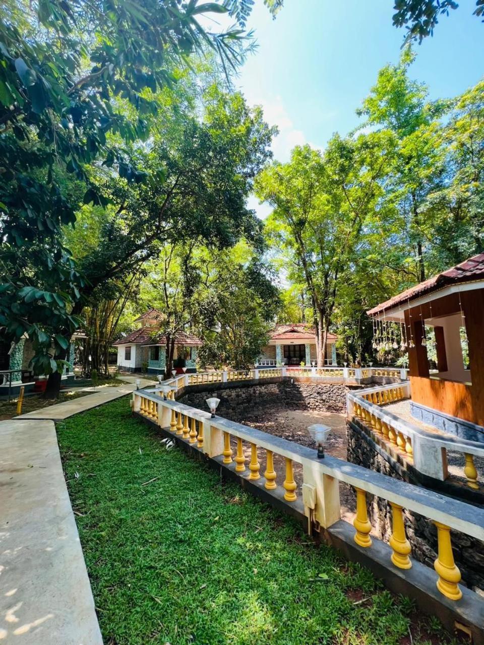 Surya Eco And Wedding Resort Thrissur 외부 사진